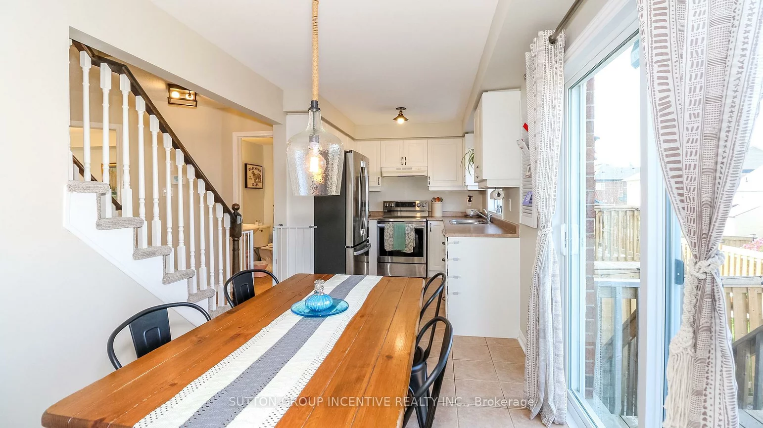 54, Succession, Innis-Shore, Barrie