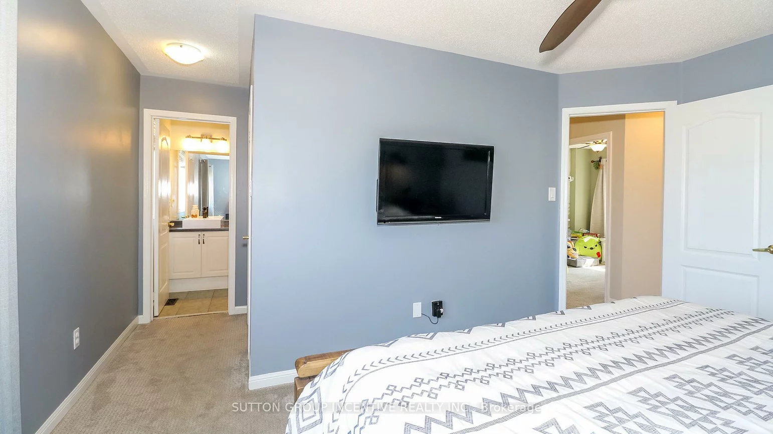54, Succession, Innis-Shore, Barrie