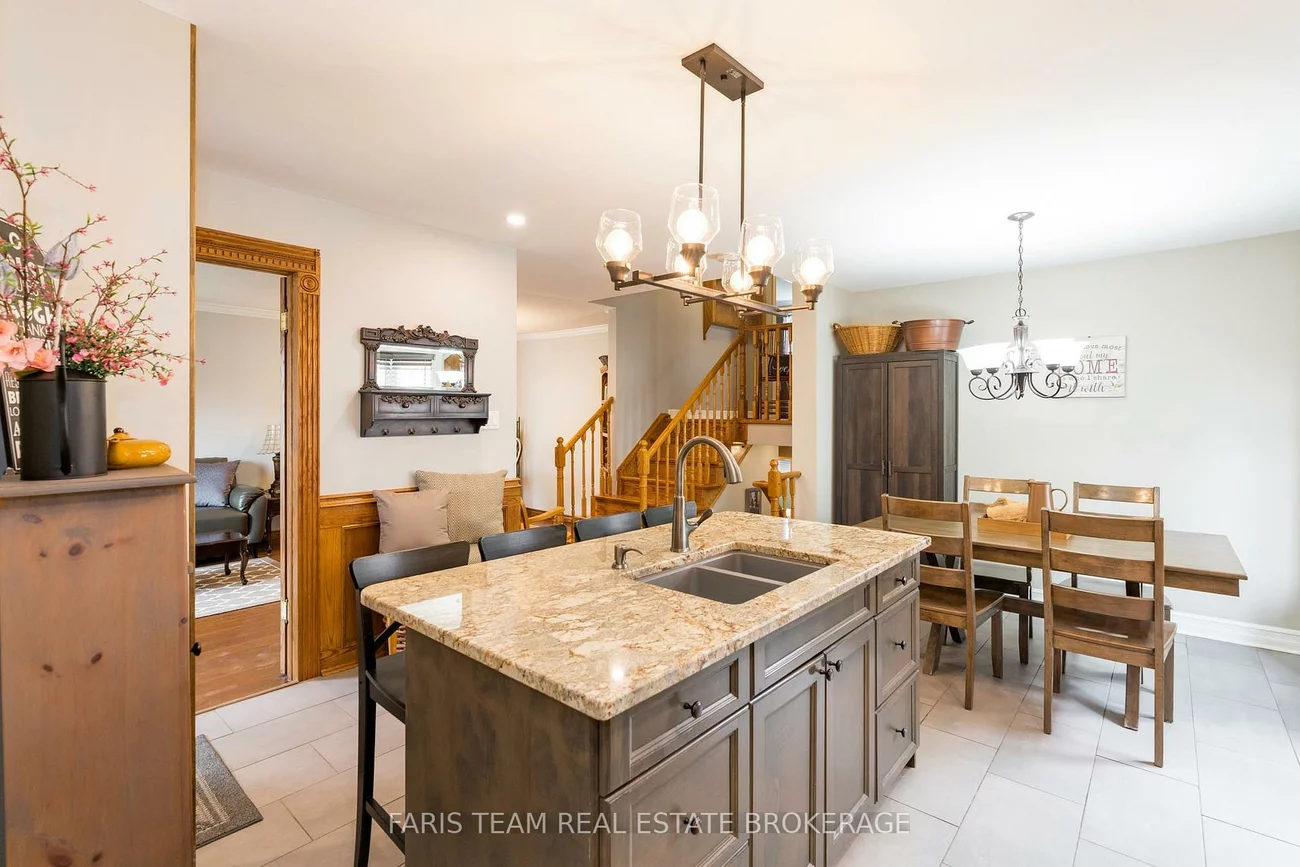 41, McDougall, West Bayfield, Barrie