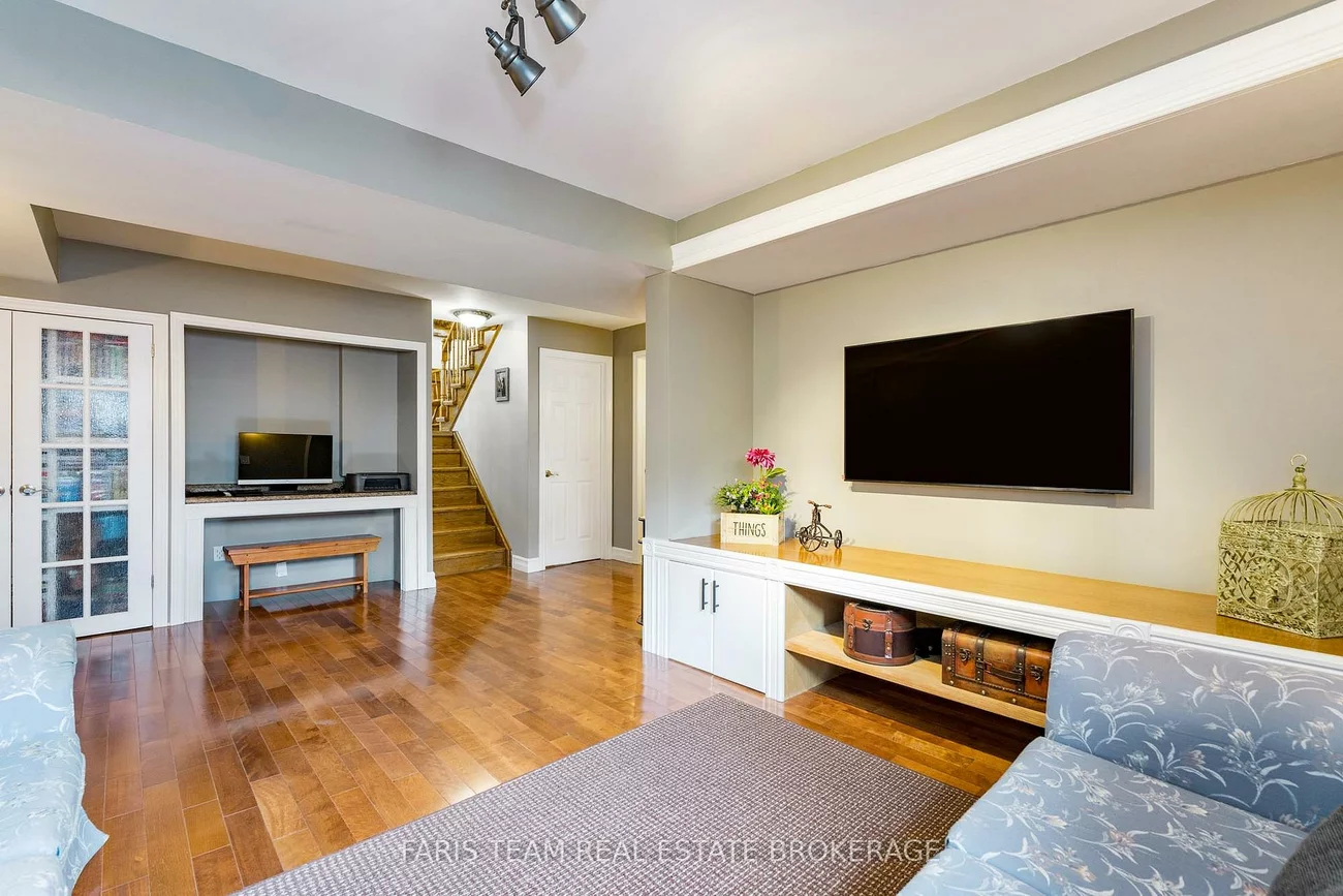 41, McDougall, West Bayfield, Barrie