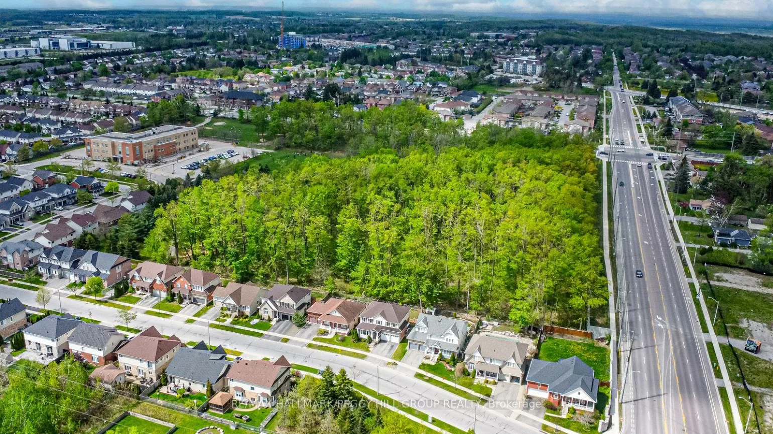 8, Thrushwood, Holly, Barrie