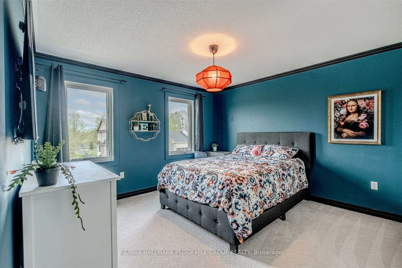 8, Thrushwood, Holly, Barrie