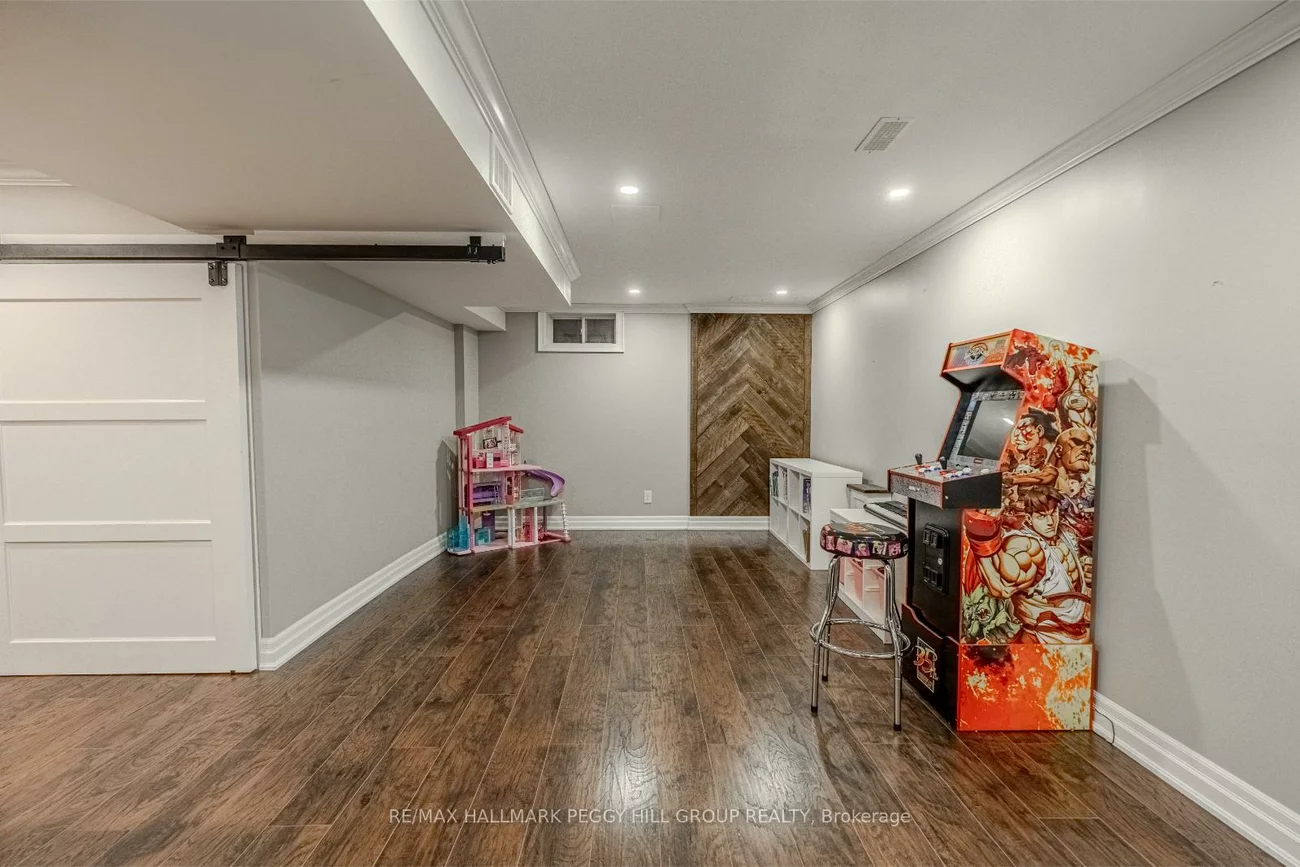8, Thrushwood, Holly, Barrie