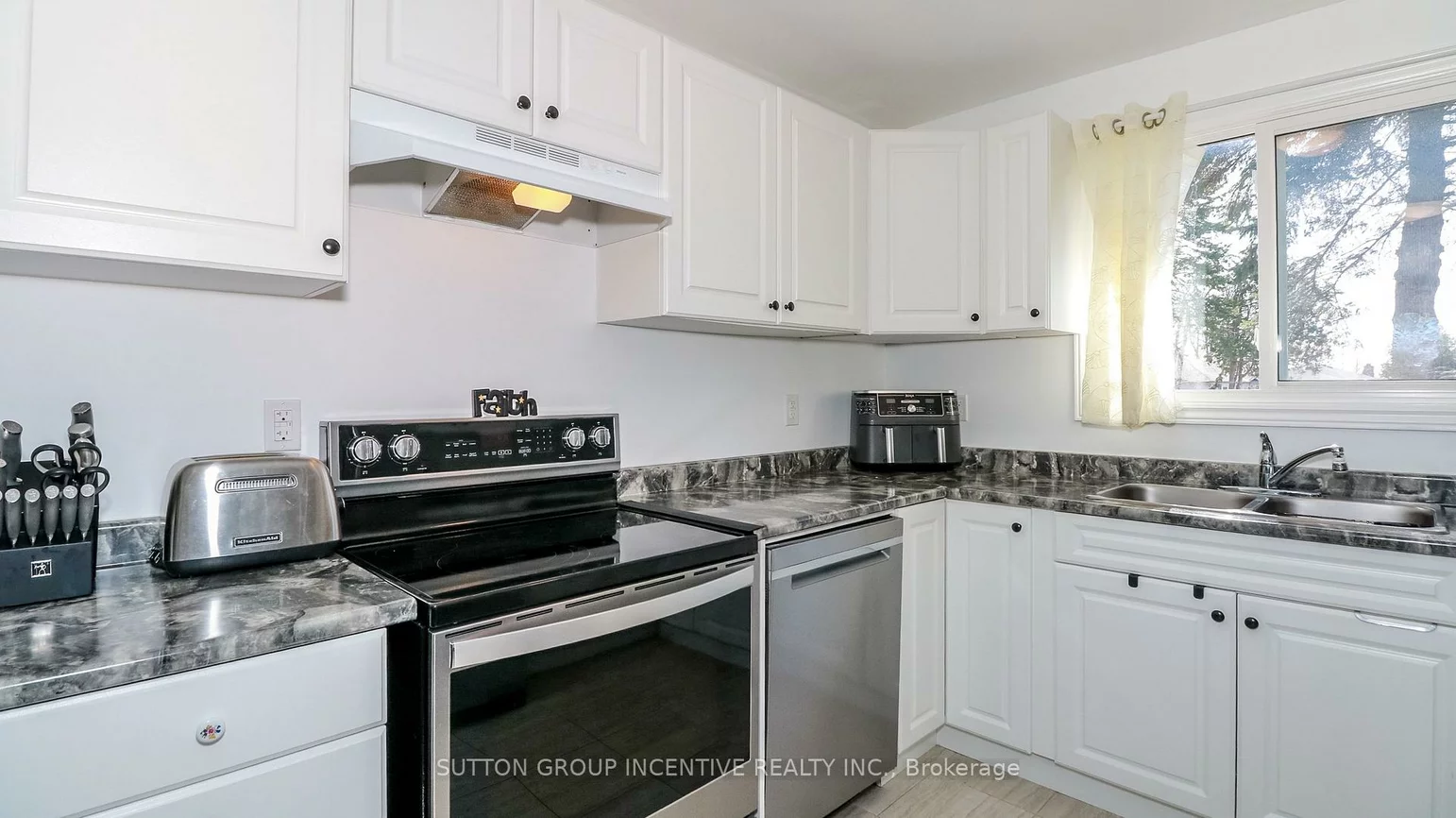 220, Letitia, Letitia Heights, Barrie