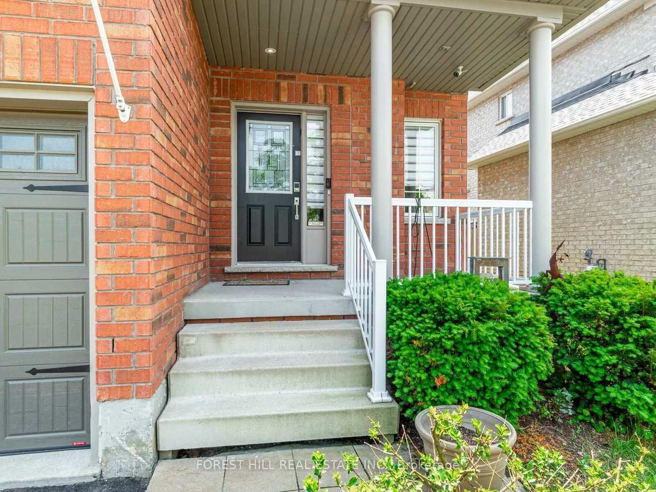 33, CONNAUGHT, Innis-Shore, Barrie