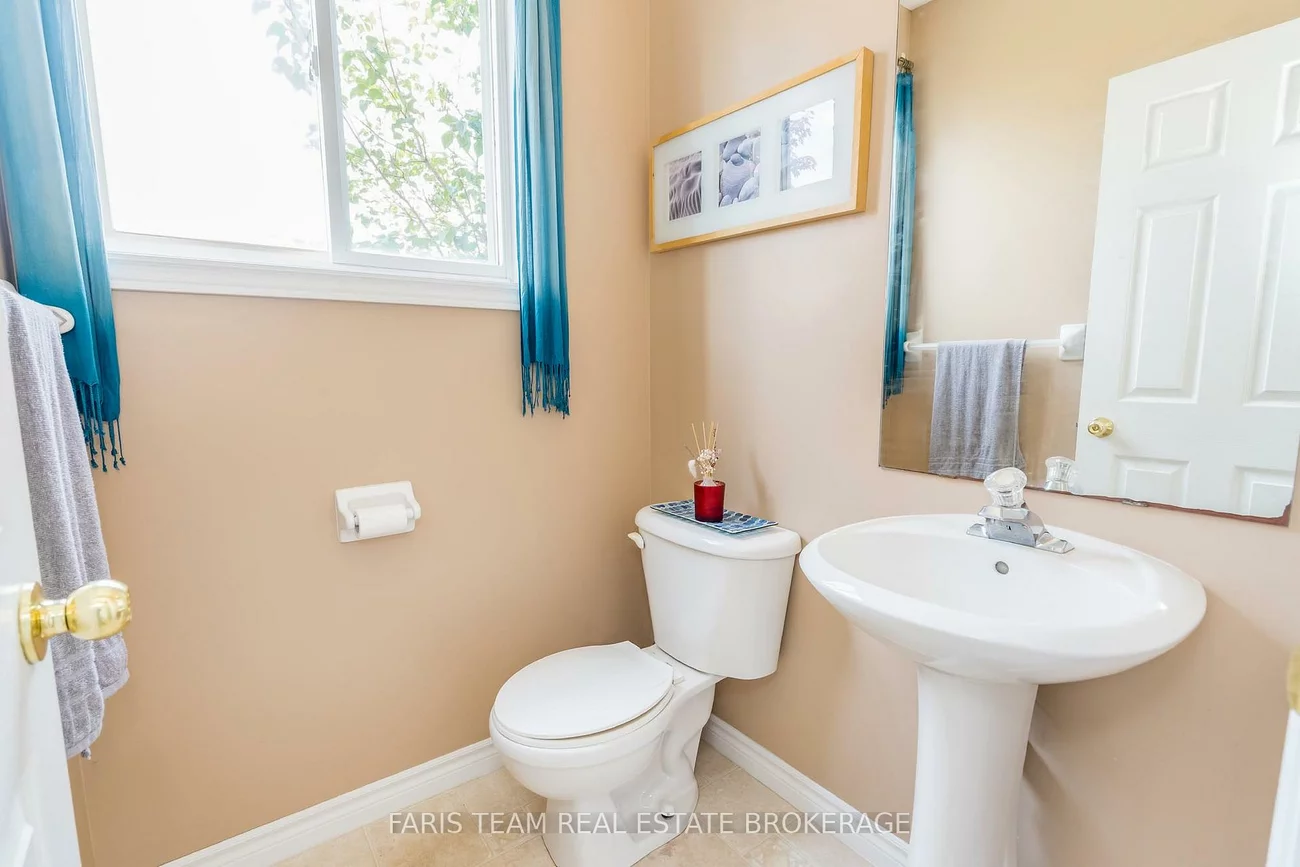 27, Capilano, Little Lake, Barrie