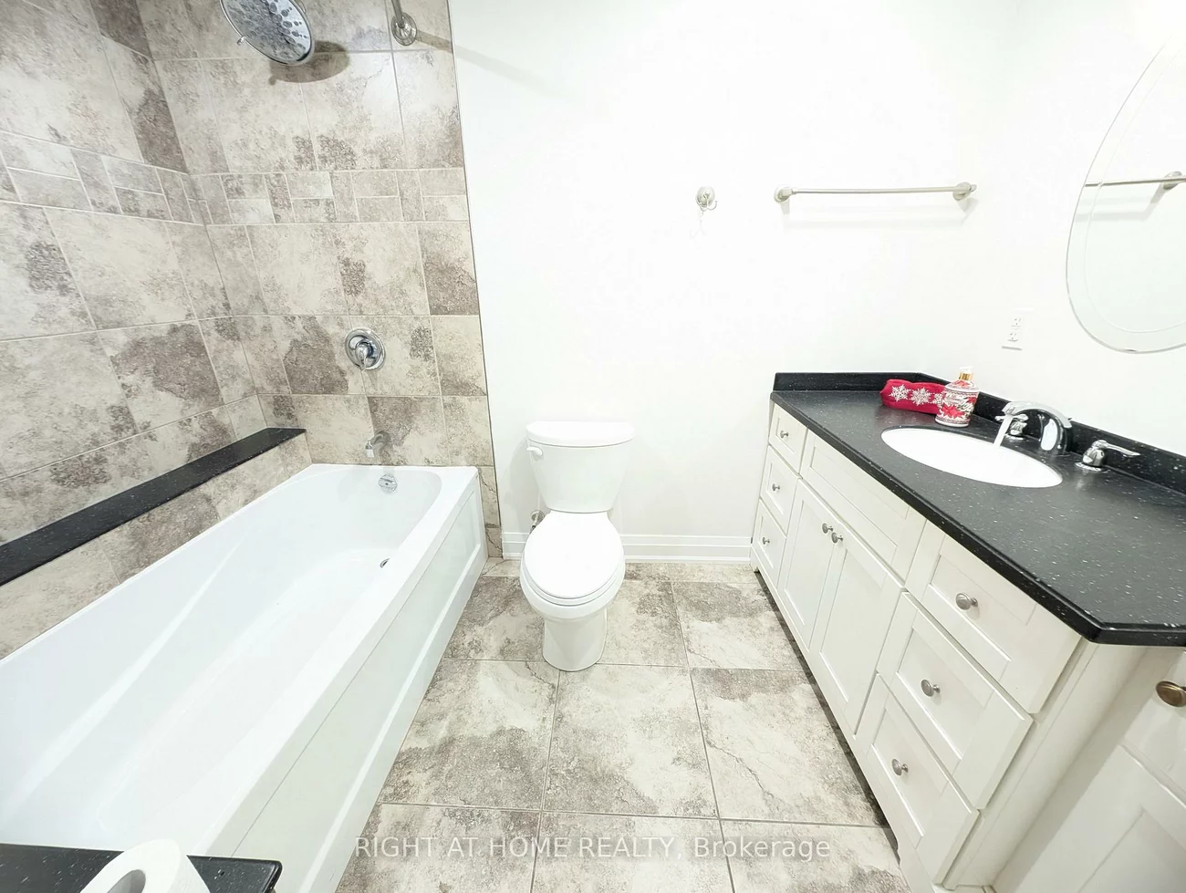 16, Imperial Crown, Innis-Shore, Barrie