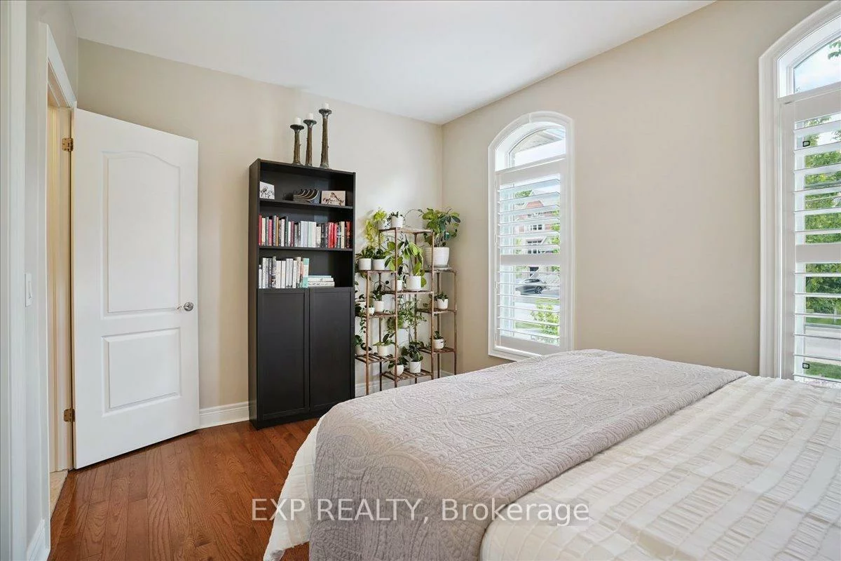 34, Capps, Bayshore, Barrie