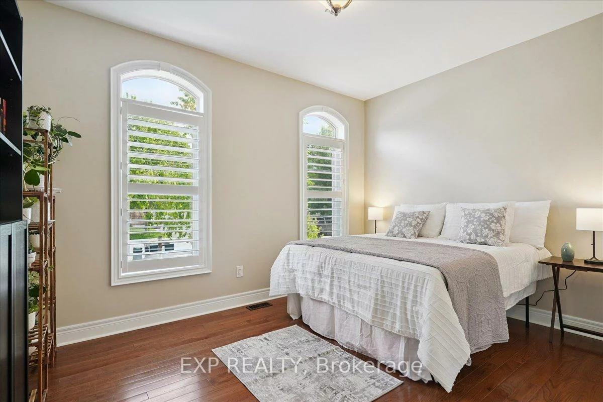 34, Capps, Bayshore, Barrie