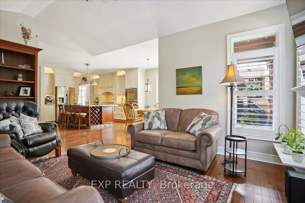 34, Capps, Bayshore, Barrie