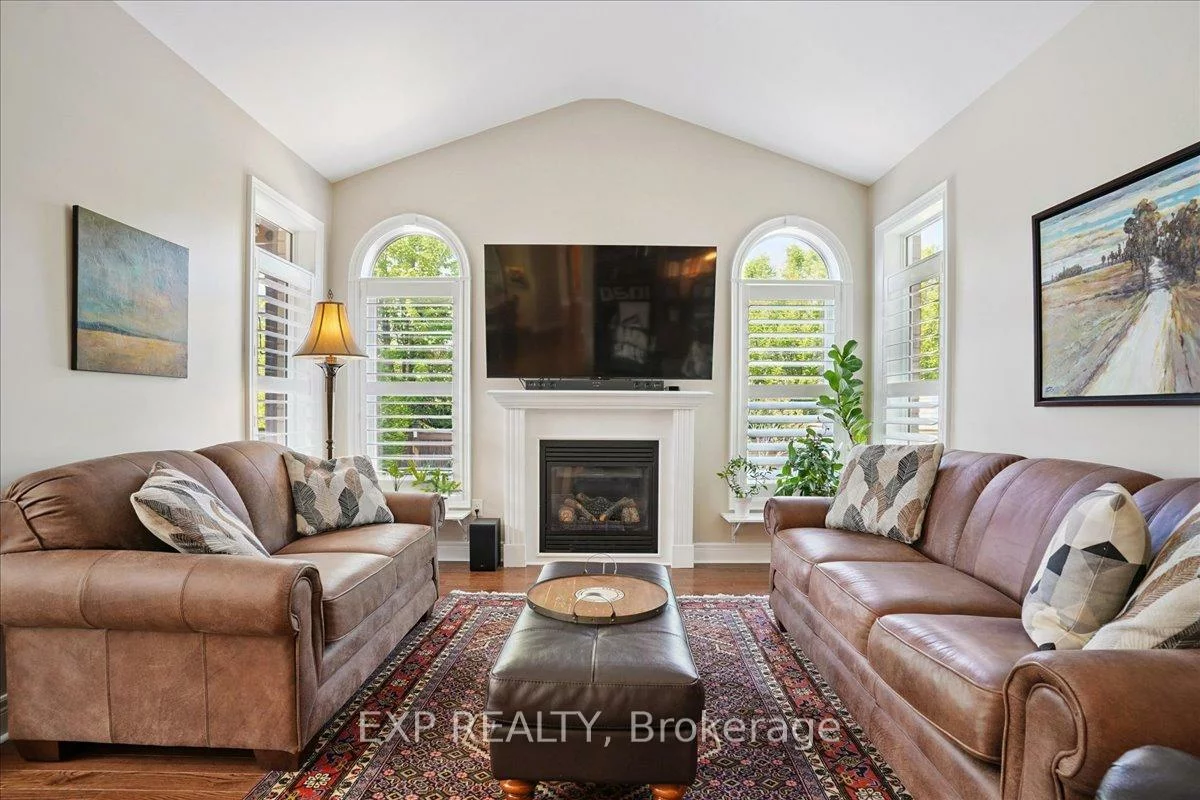 34, Capps, Bayshore, Barrie