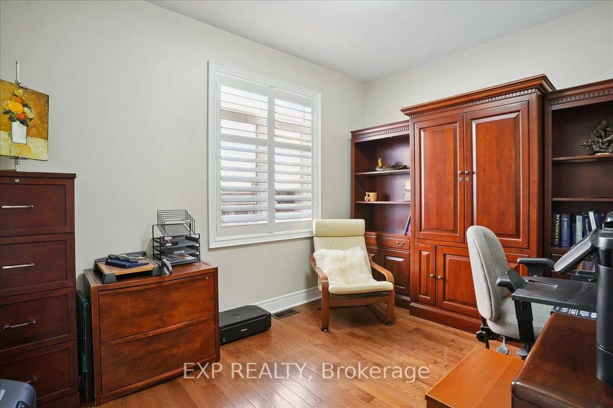 34, Capps, Bayshore, Barrie