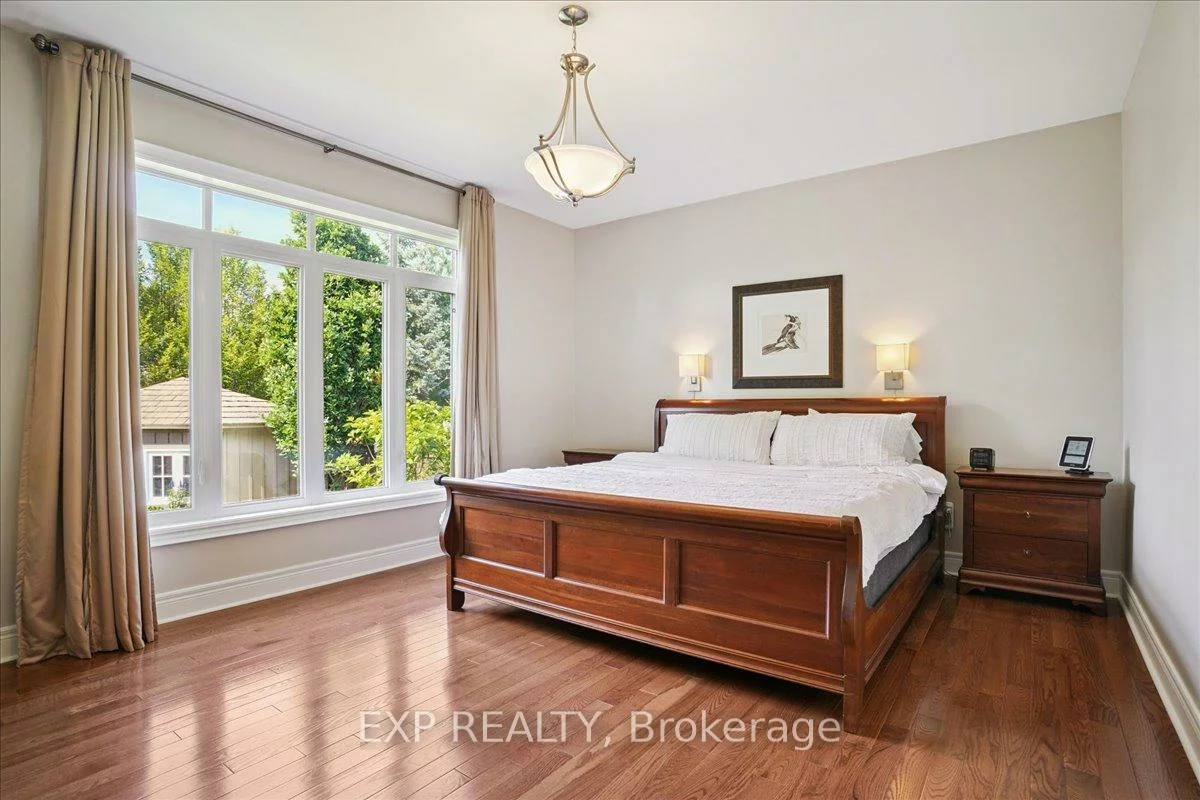 34, Capps, Bayshore, Barrie