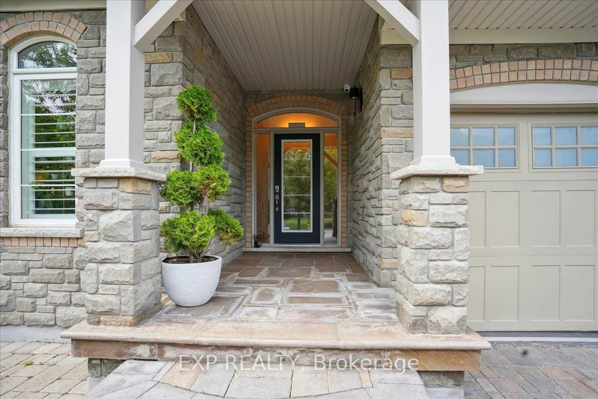 34, Capps, Bayshore, Barrie