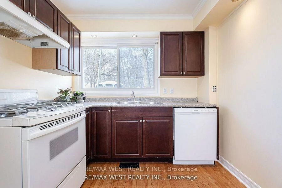 105, Shirley, Sunnidale, Barrie