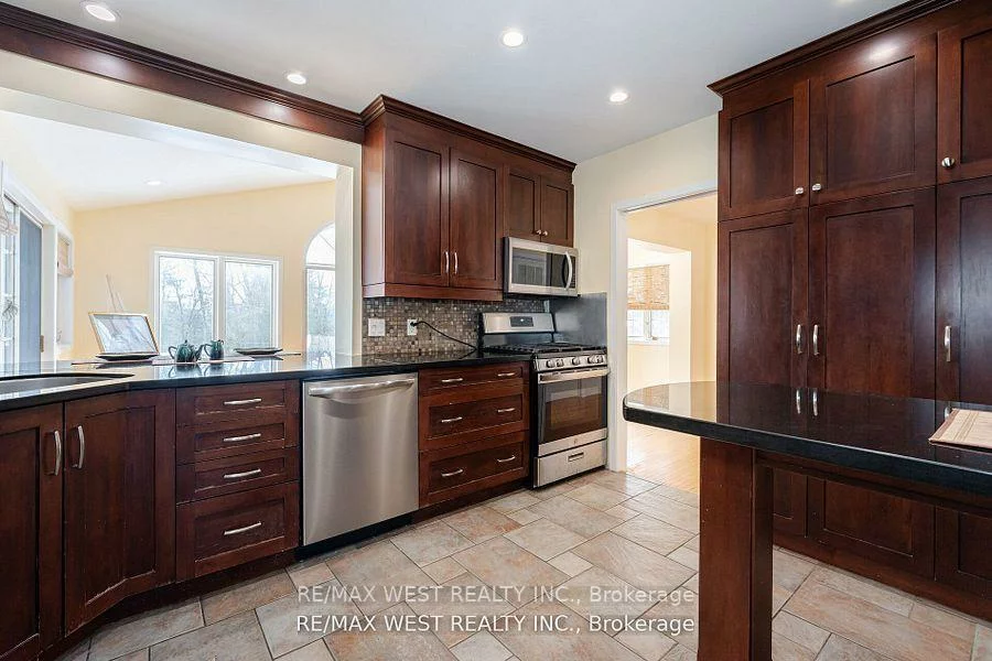 105, Shirley, Sunnidale, Barrie