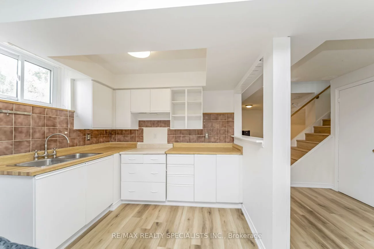 65, Bronte, Letitia Heights, Barrie