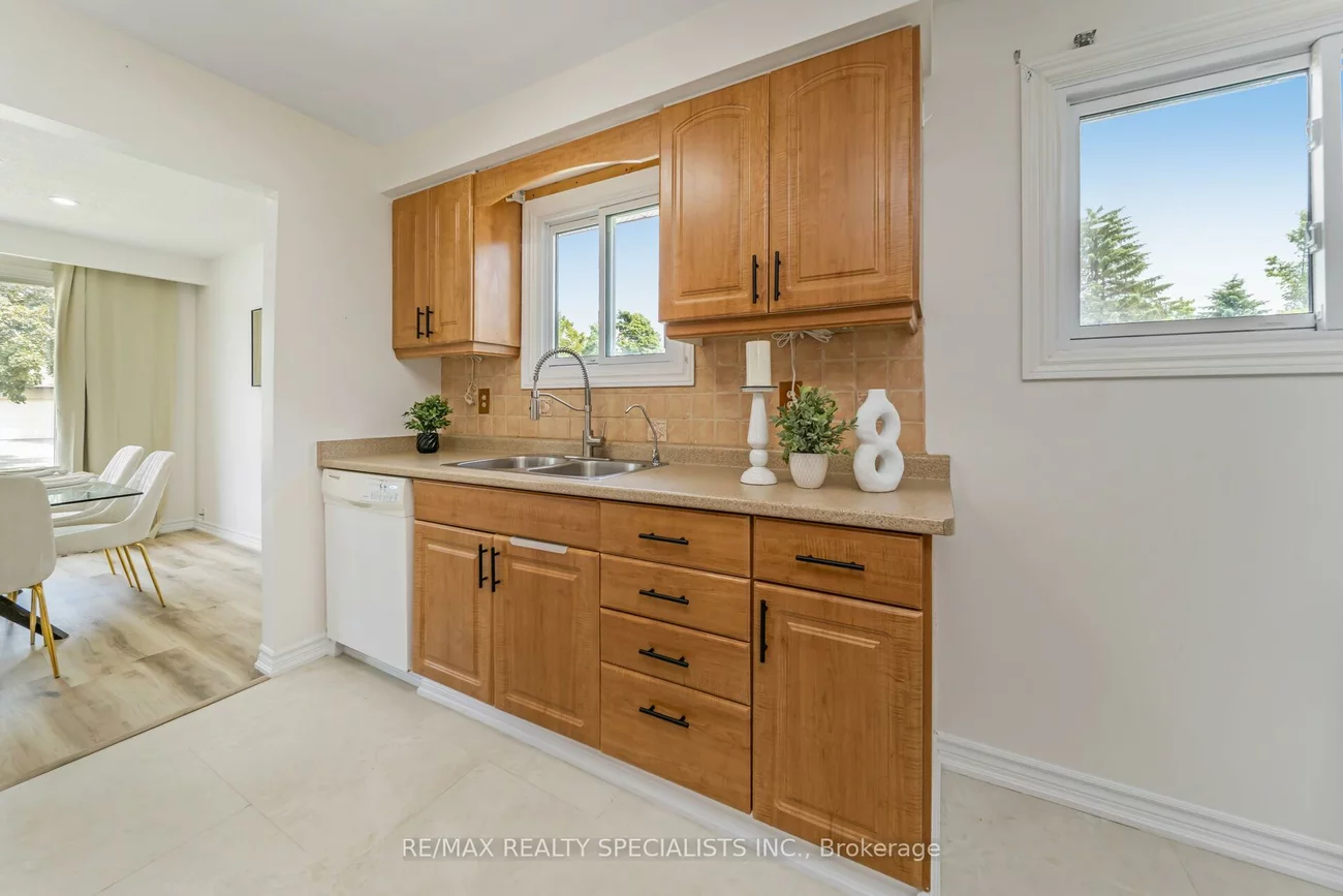 65, Bronte, Letitia Heights, Barrie