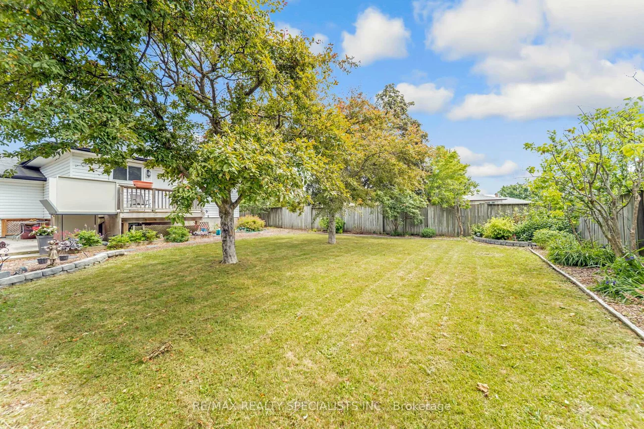 65, Bronte, Letitia Heights, Barrie
