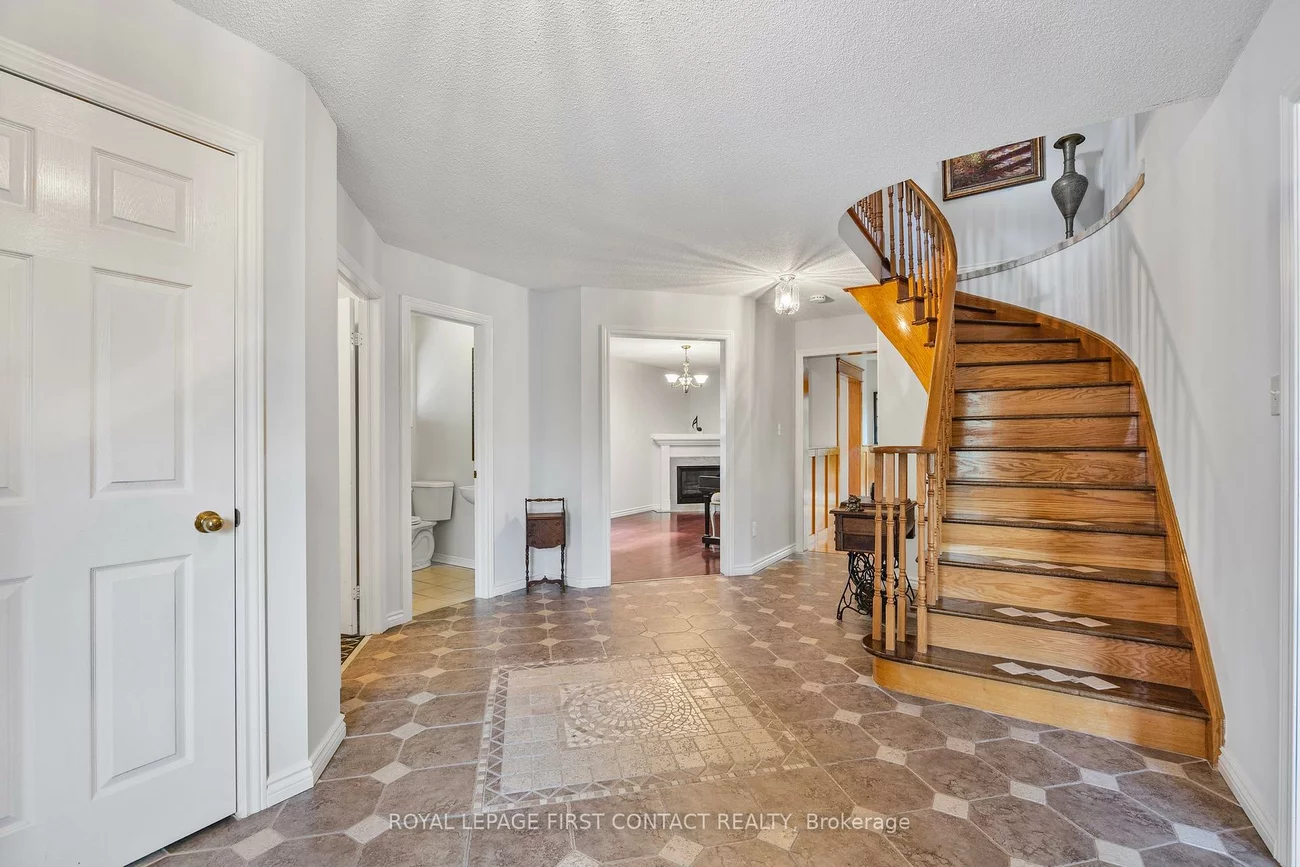 298, Livingstone, Northwest, Barrie