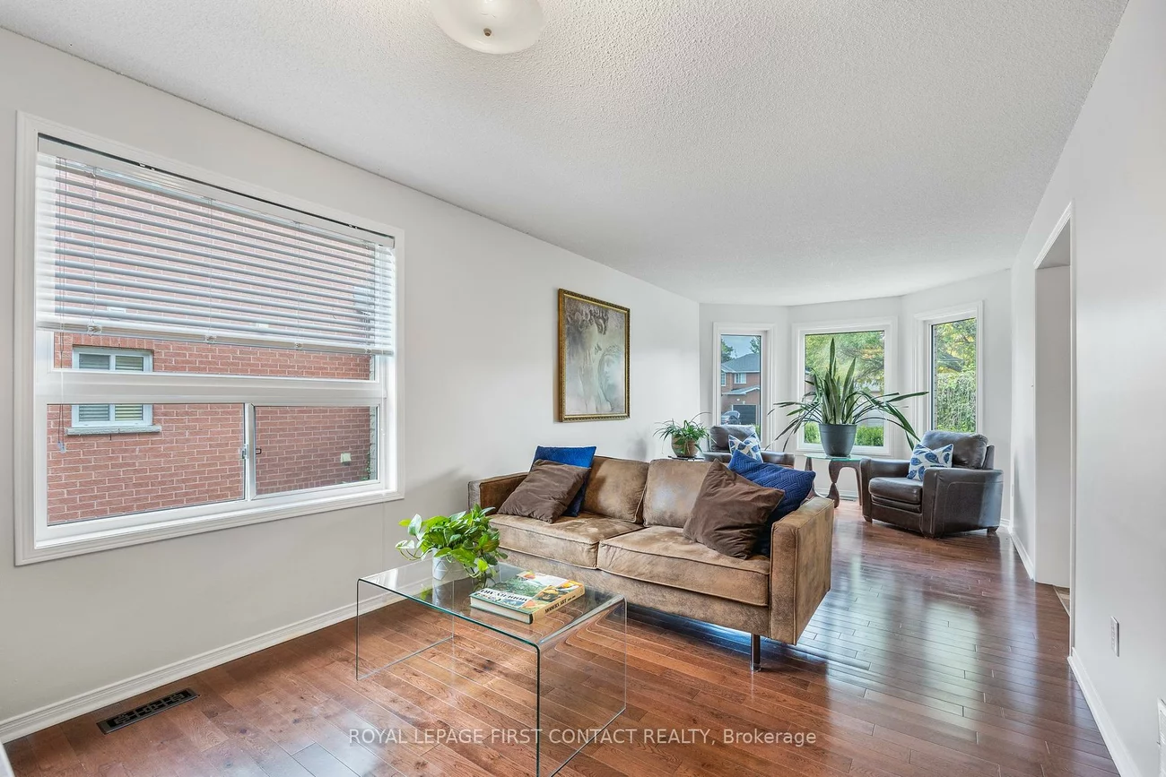 298, Livingstone, Northwest, Barrie