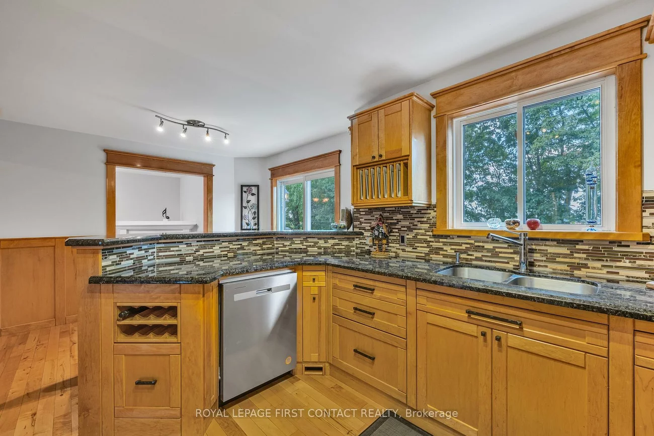 298, Livingstone, Northwest, Barrie