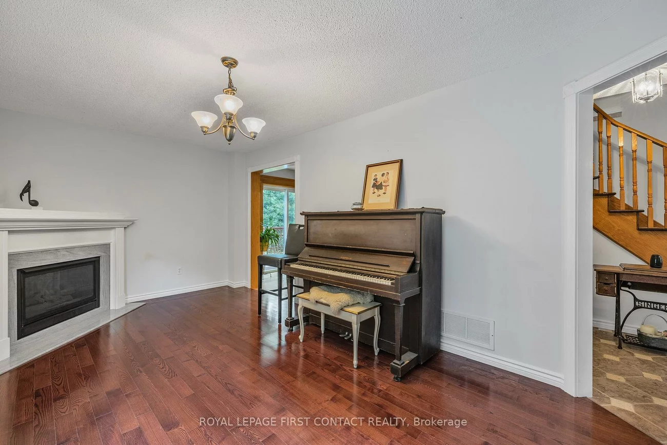 298, Livingstone, Northwest, Barrie