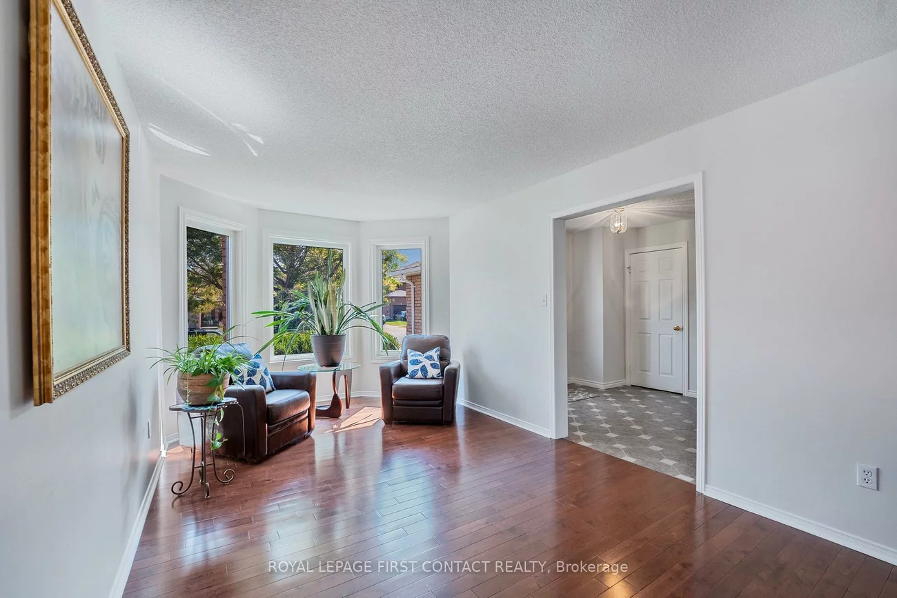 298, Livingstone, Northwest, Barrie