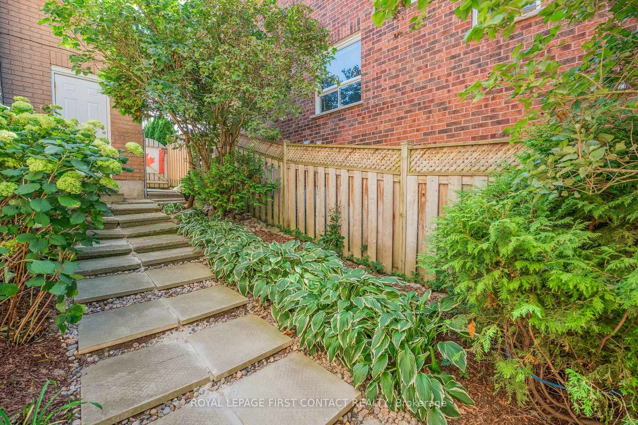 298, Livingstone, Northwest, Barrie