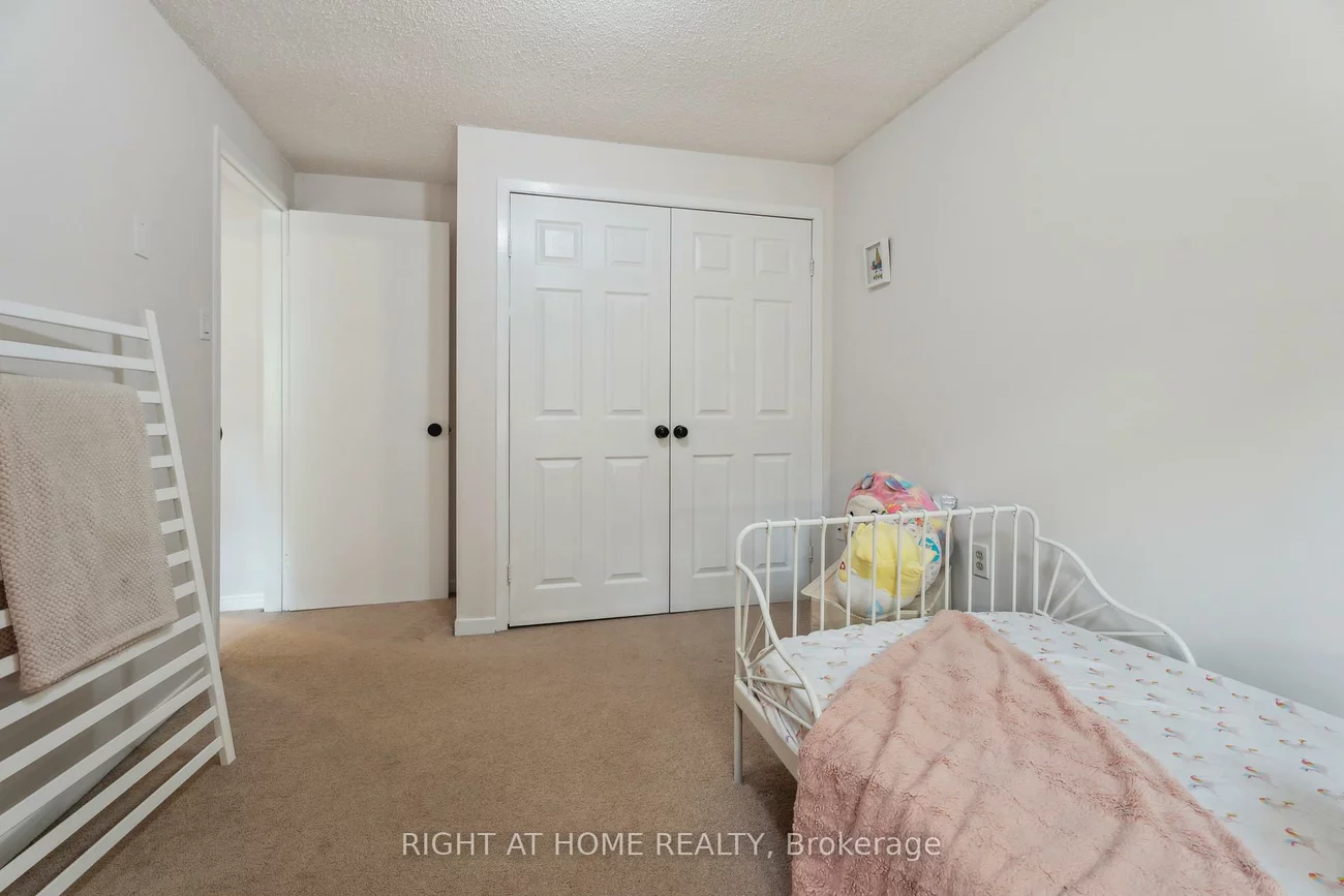 54, Shakespeare, Letitia Heights, Barrie