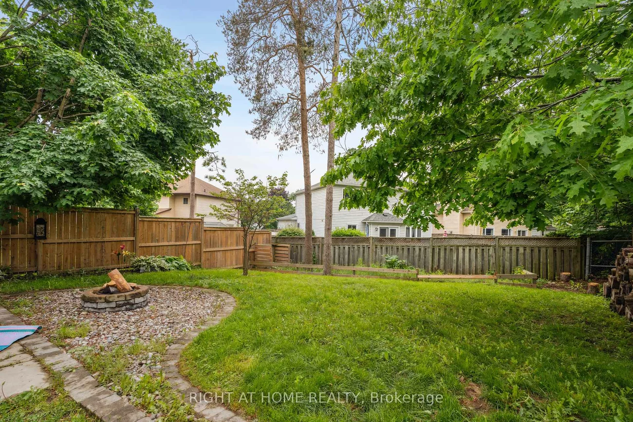 54, Shakespeare, Letitia Heights, Barrie