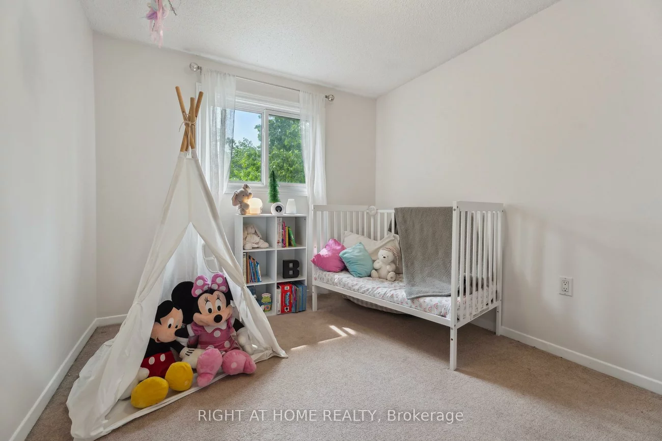 54, Shakespeare, Letitia Heights, Barrie