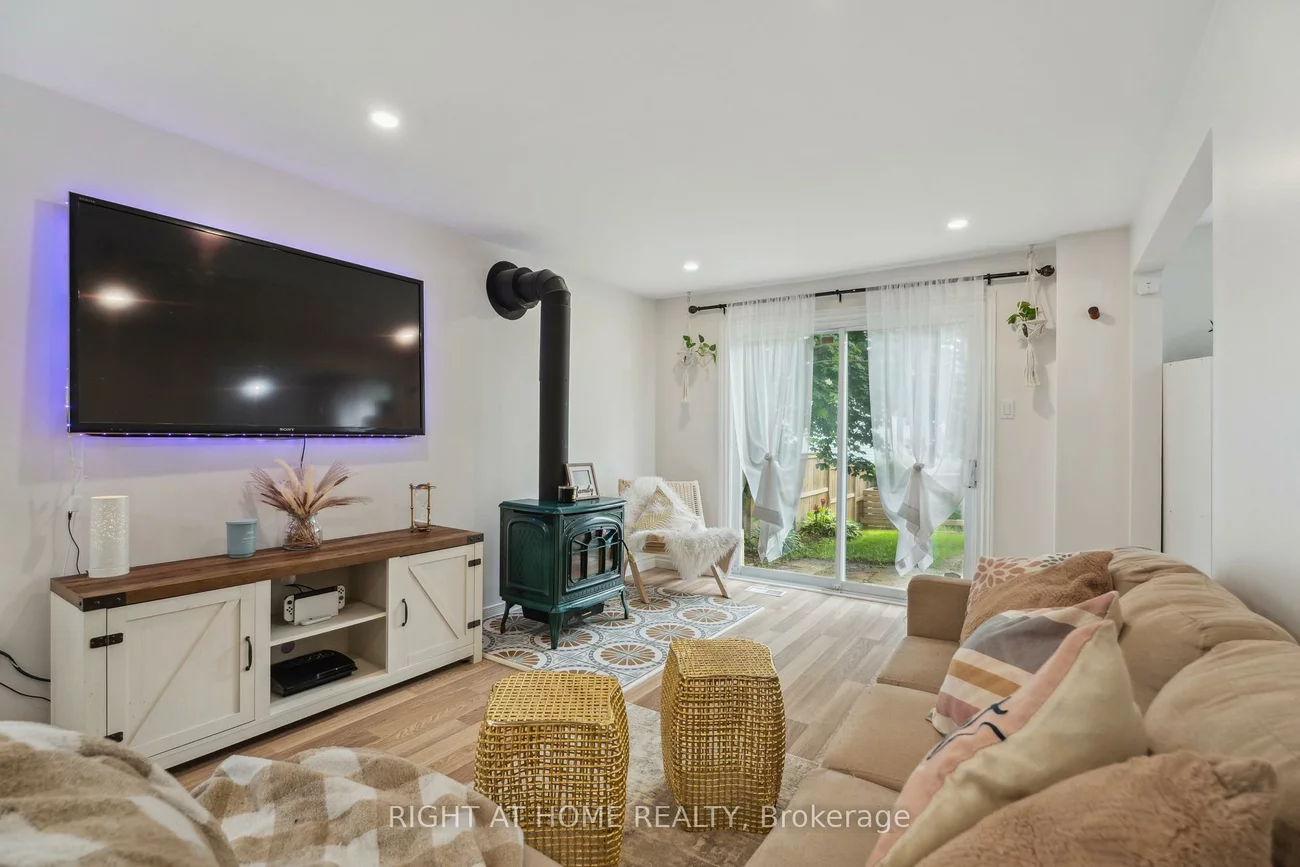 54, Shakespeare, Letitia Heights, Barrie