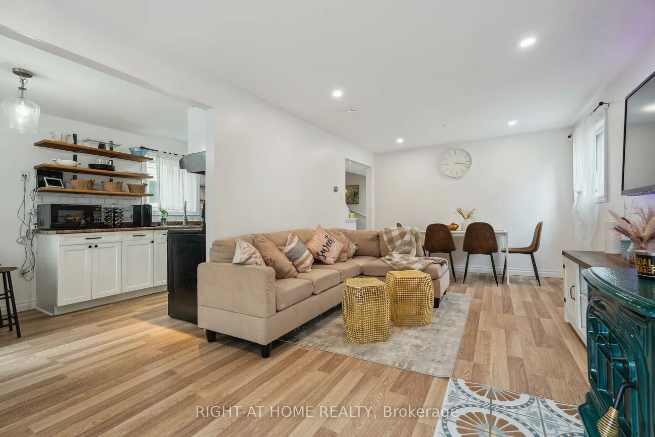 54, Shakespeare, Letitia Heights, Barrie
