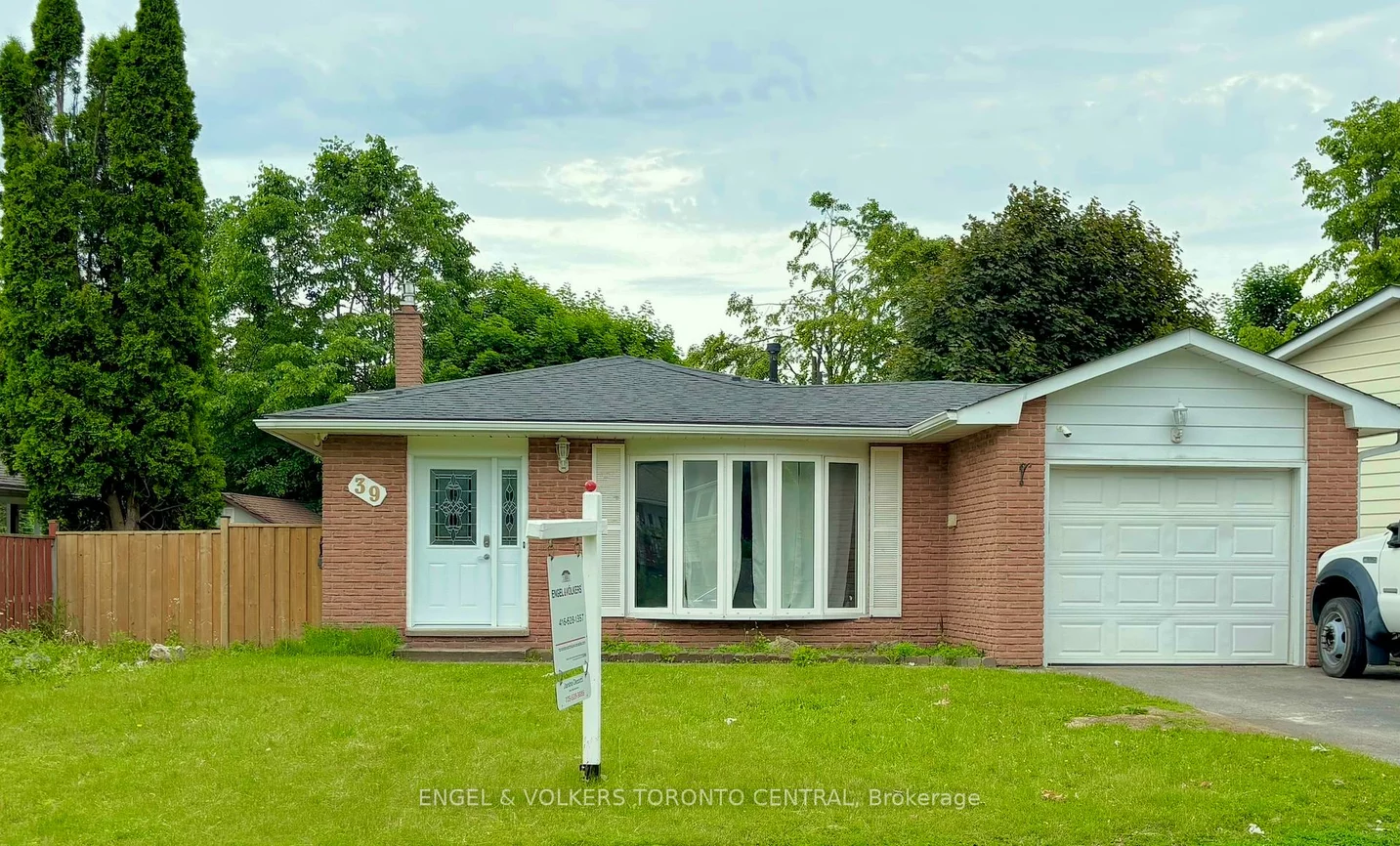 39, Bernick, Grove East, Barrie