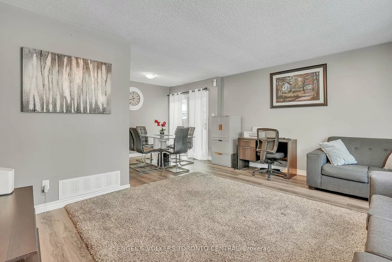 39, Bernick, Grove East, Barrie