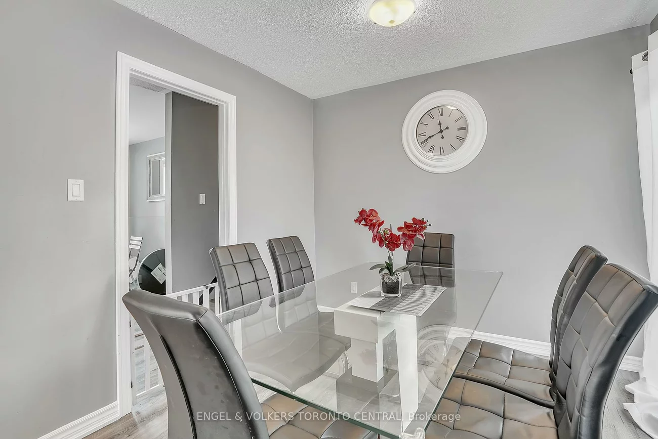 39, Bernick, Grove East, Barrie