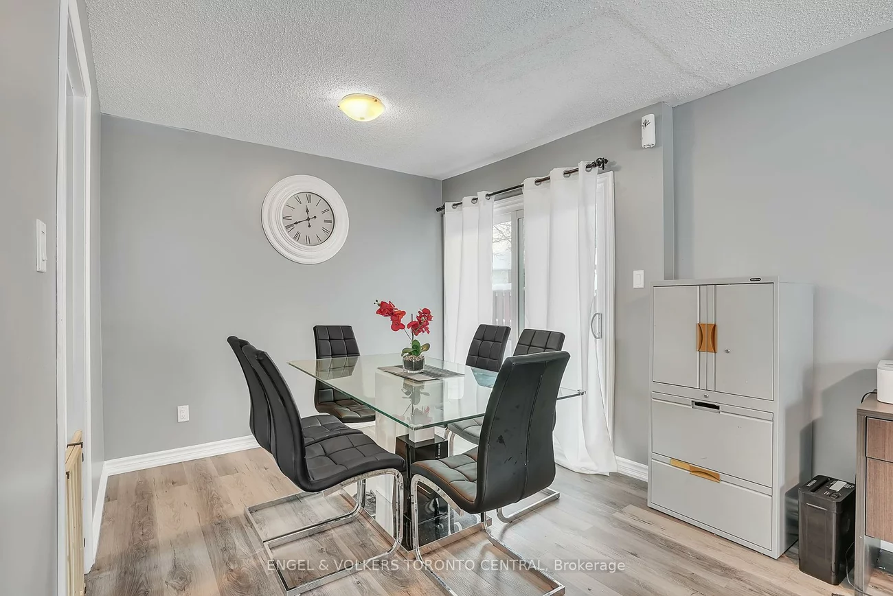 39, Bernick, Grove East, Barrie