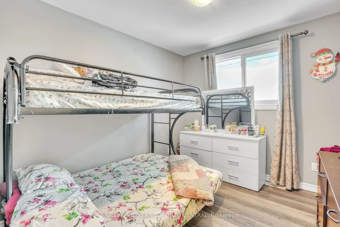 39, Bernick, Grove East, Barrie
