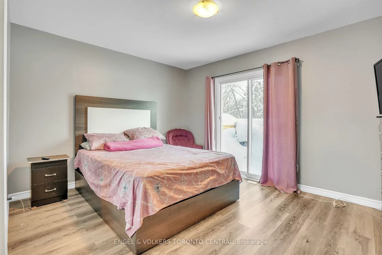 39, Bernick, Grove East, Barrie