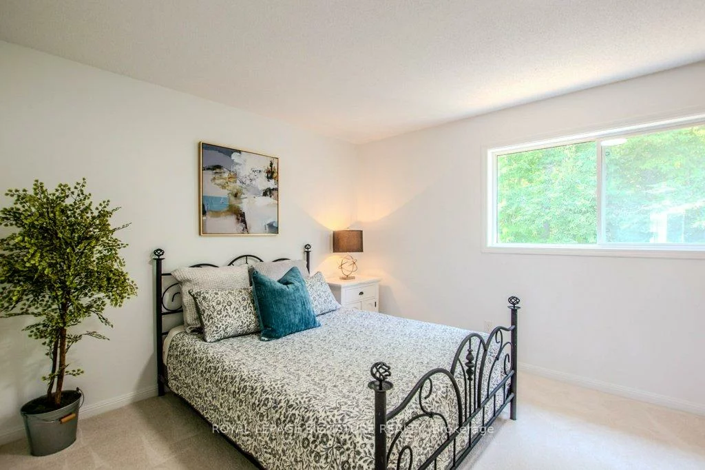 108, Hawthorne, Ardagh, Barrie