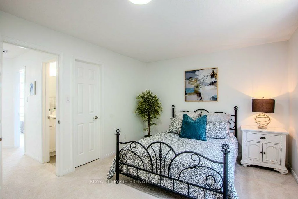 108, Hawthorne, Ardagh, Barrie