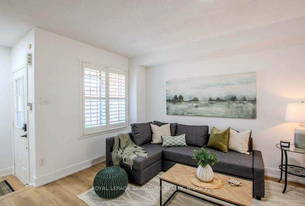 108, Hawthorne, Ardagh, Barrie