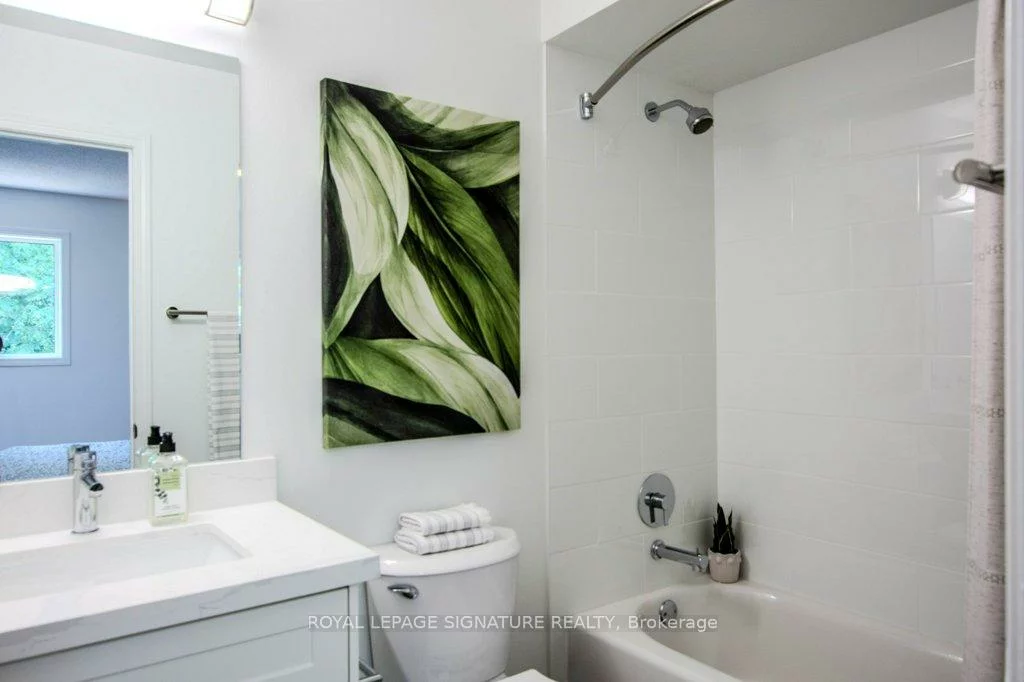 108, Hawthorne, Ardagh, Barrie