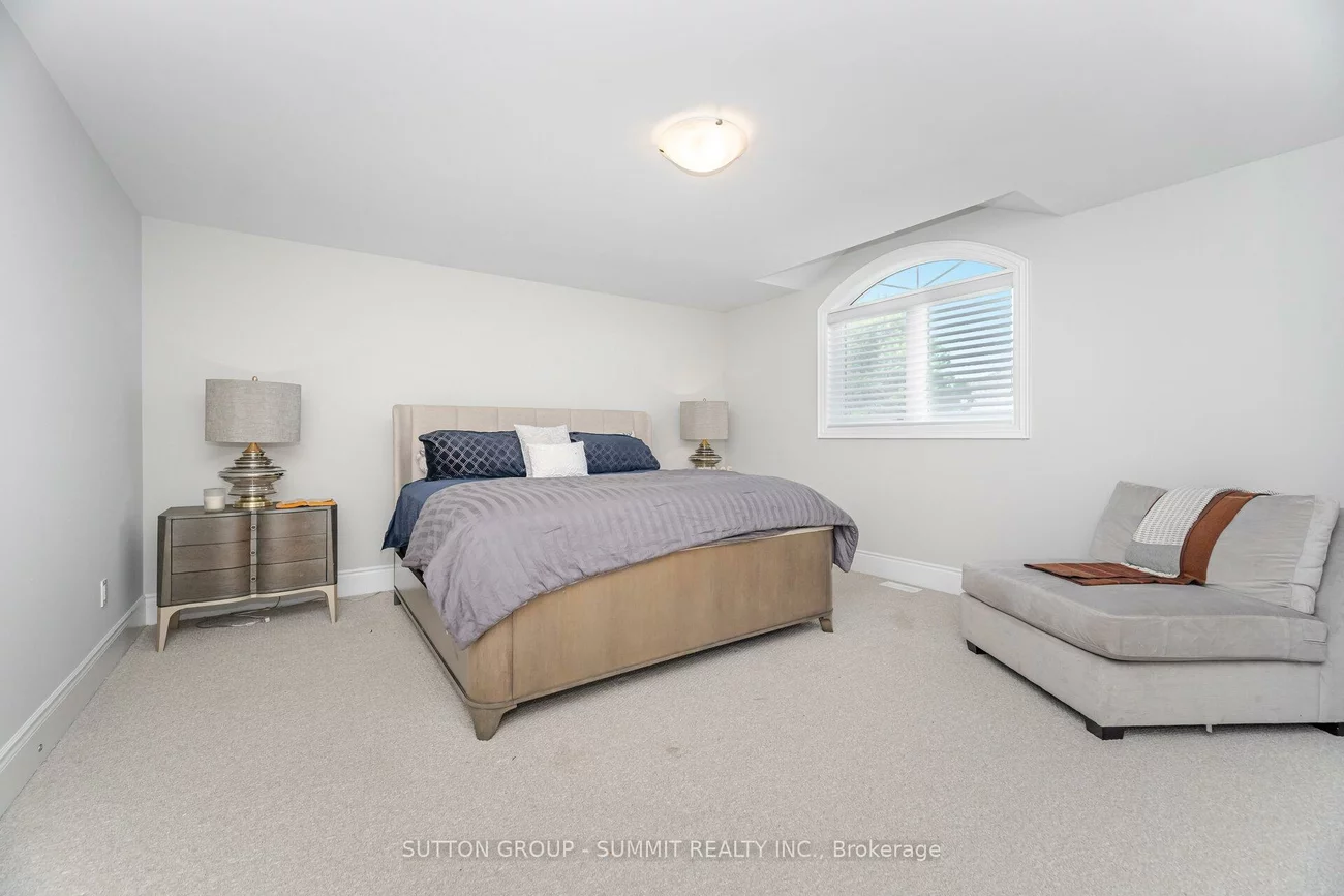 16, Westminster, Innis-Shore, Barrie