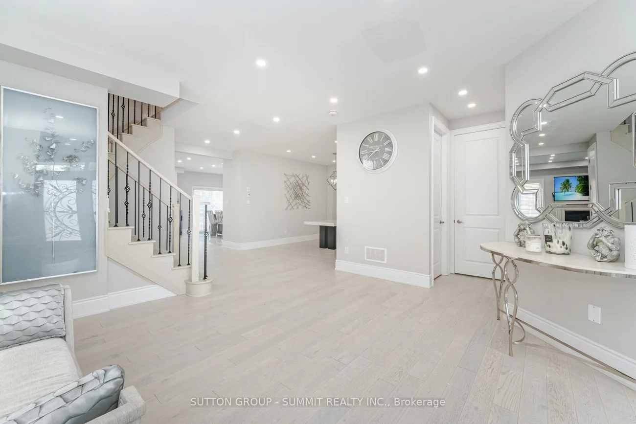 16, Westminster, Innis-Shore, Barrie