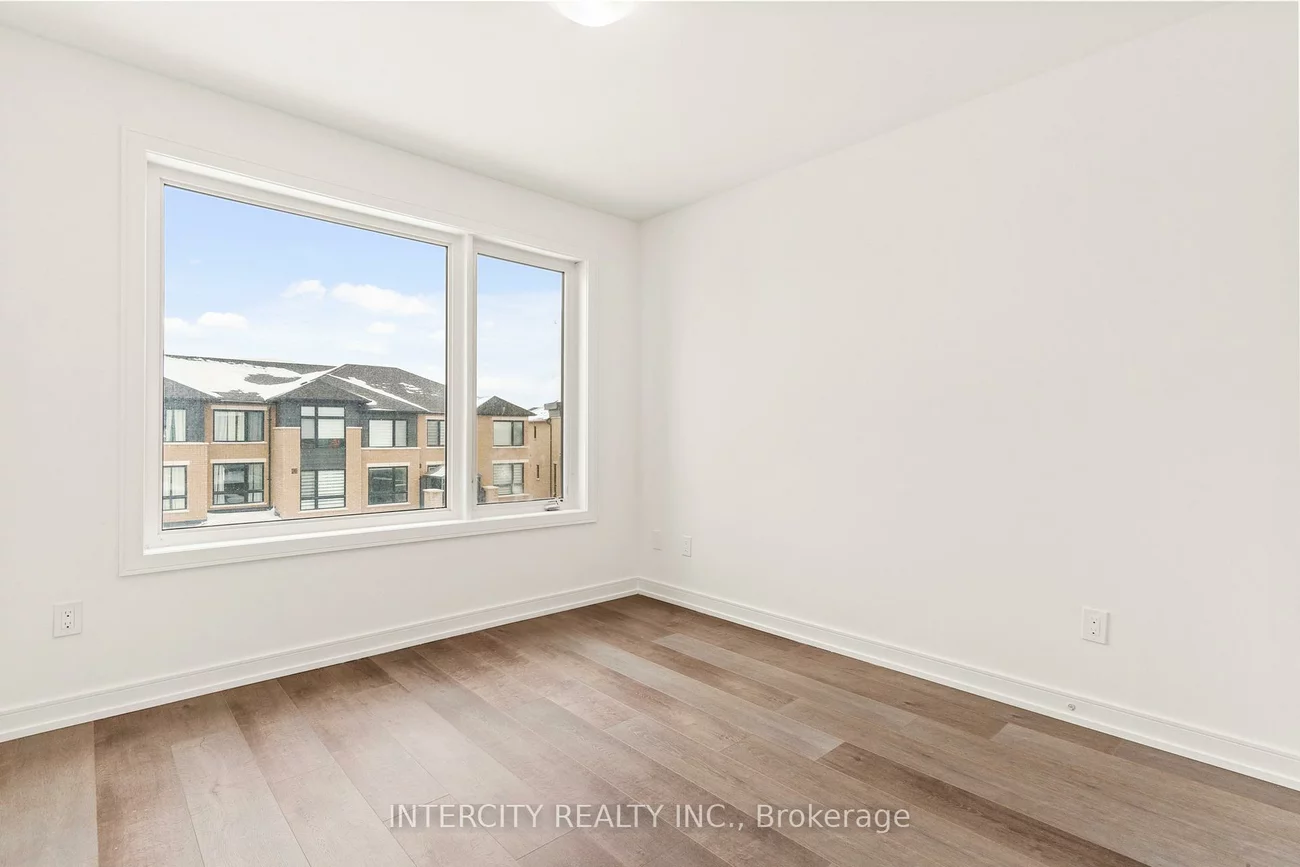 14, Blue Forest, Innis-Shore, Barrie