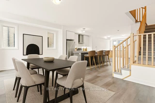 14, Blue Forest, Innis-Shore, Barrie