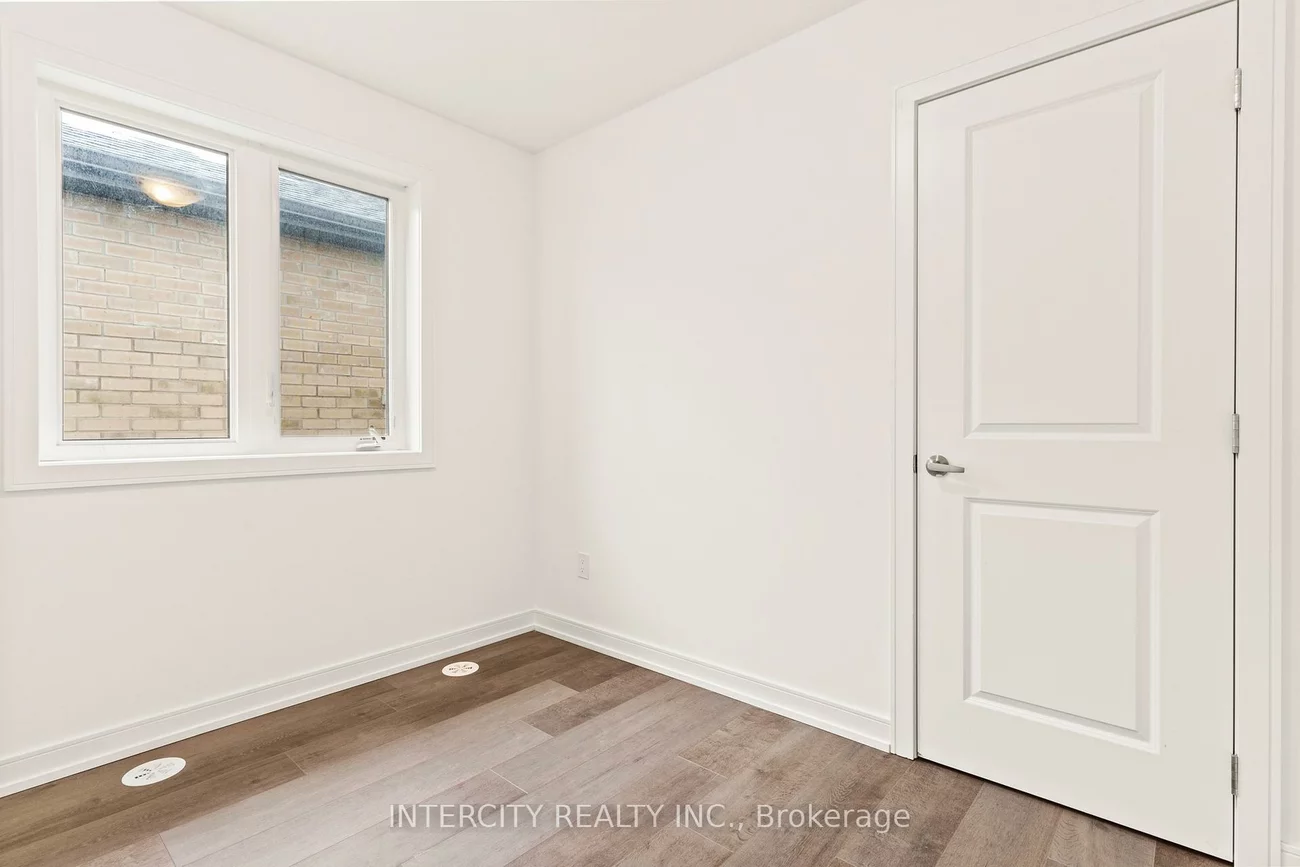 14, Blue Forest, Innis-Shore, Barrie