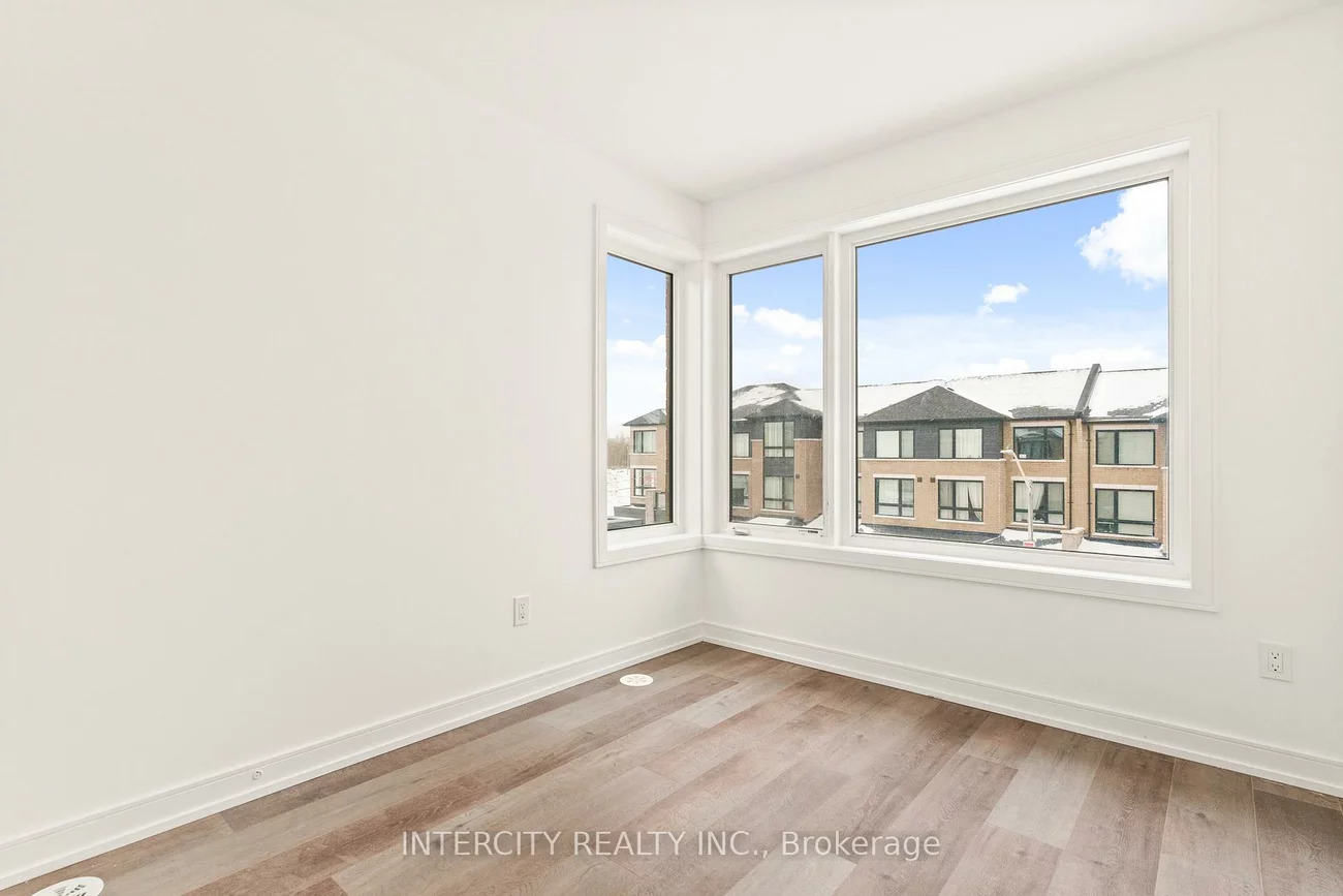 14, Blue Forest, Innis-Shore, Barrie
